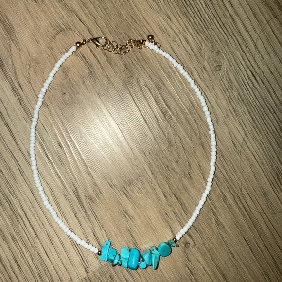 Jewelry - ⭐️White and Turquoise Beaded Necklace⭐️‎